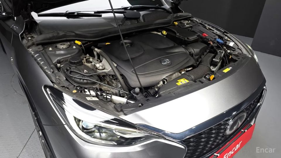 Infiniti Q30