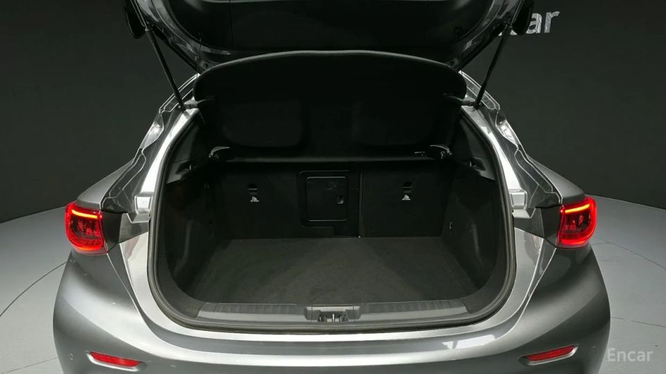 Infiniti Q30