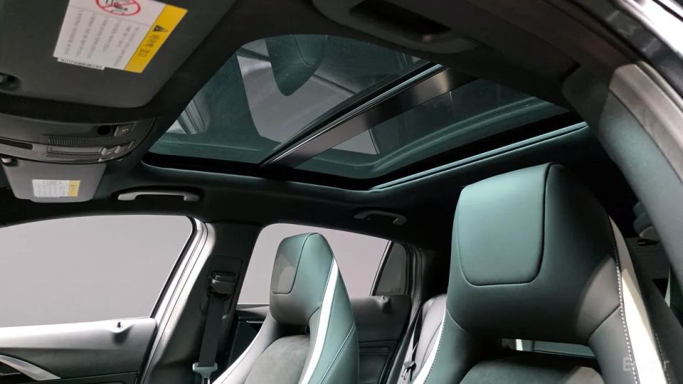 Infiniti Q30