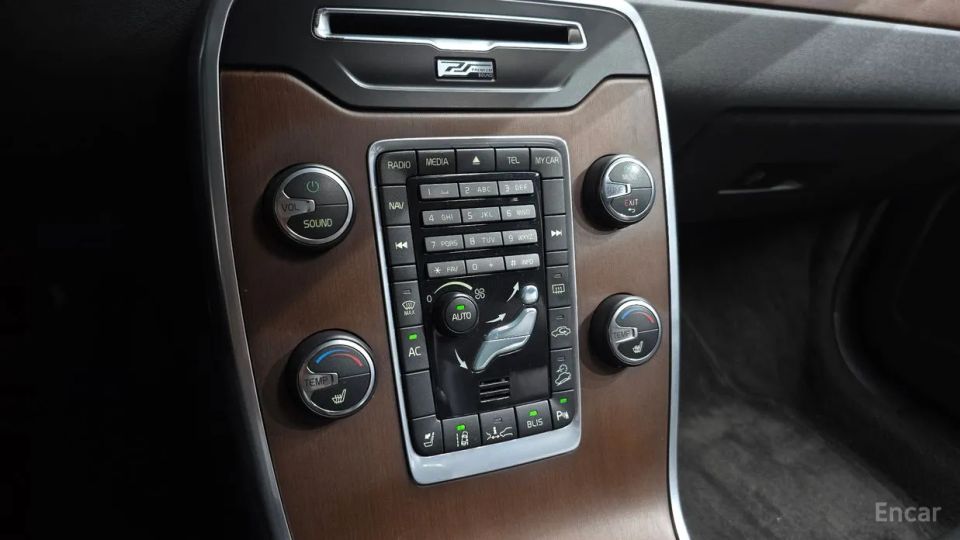 Volvo XC70