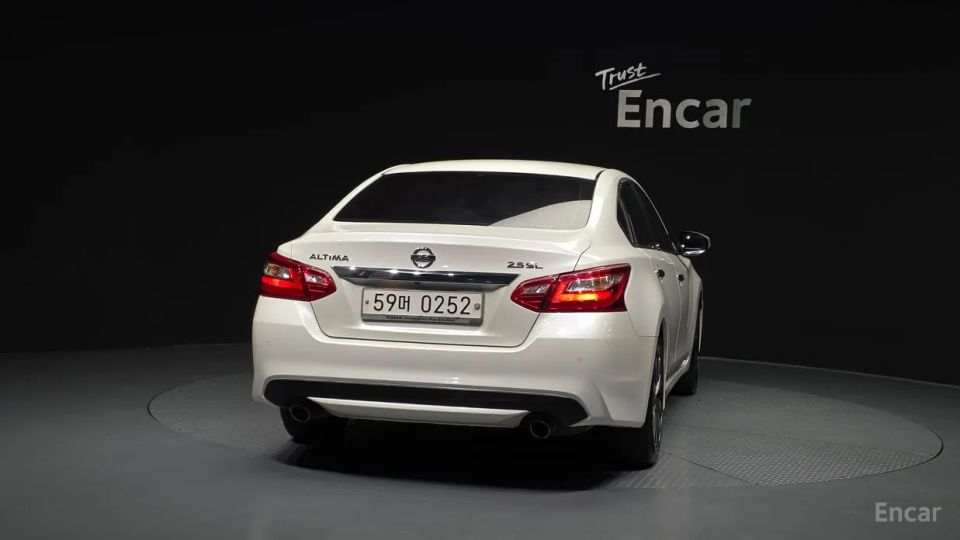 Nissan altima