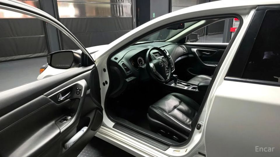 Nissan altima