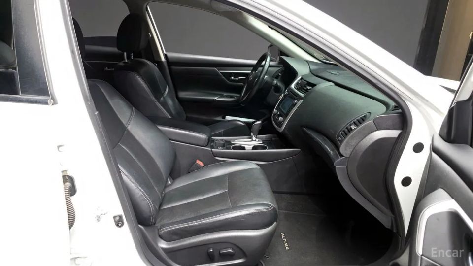 Nissan altima
