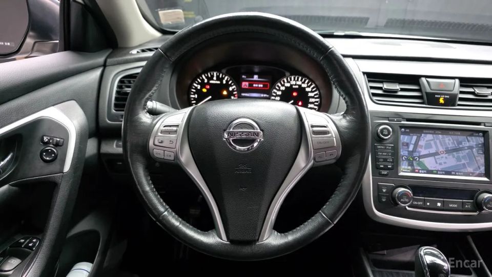 Nissan altima