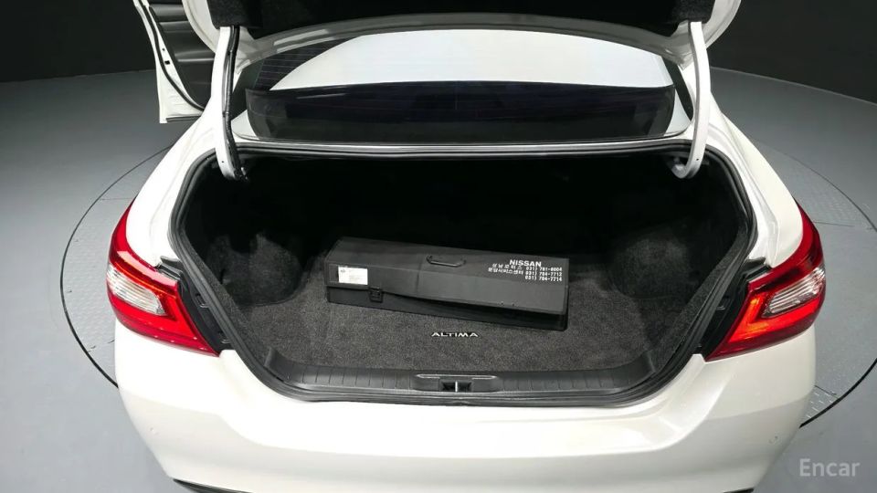 Nissan altima