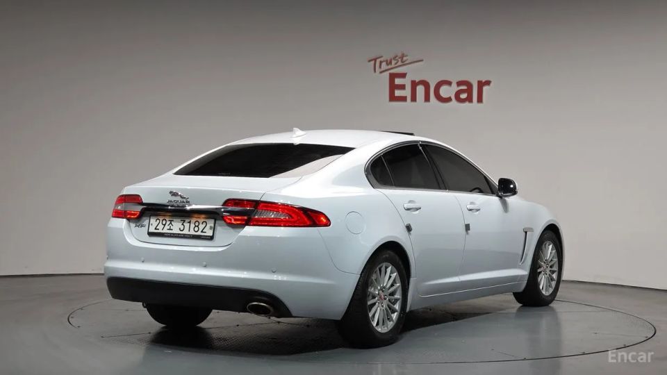 Jaguar xf