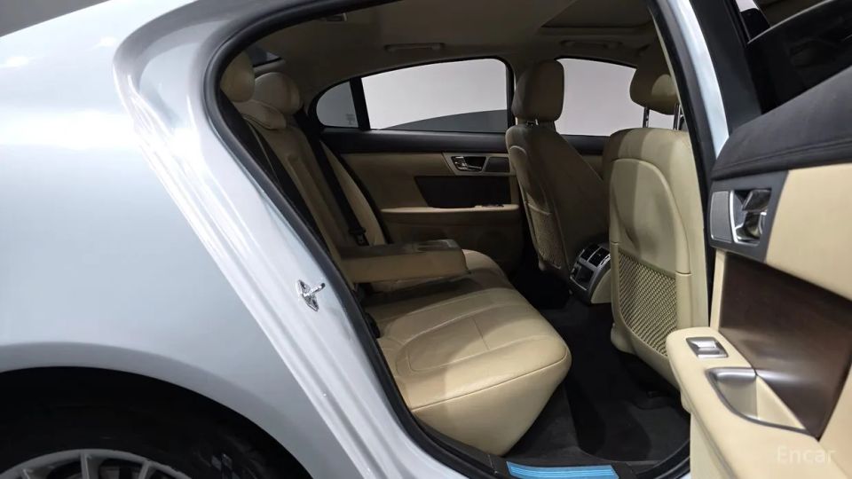 Jaguar xf