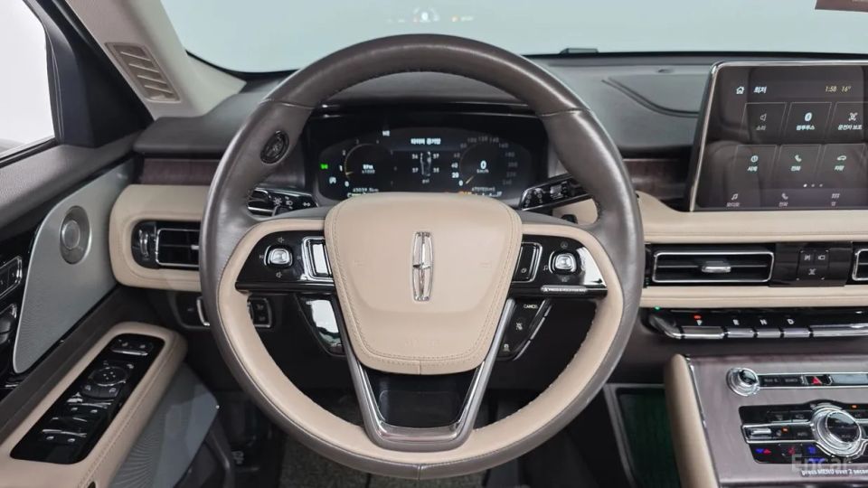 Lincoln Aviator
