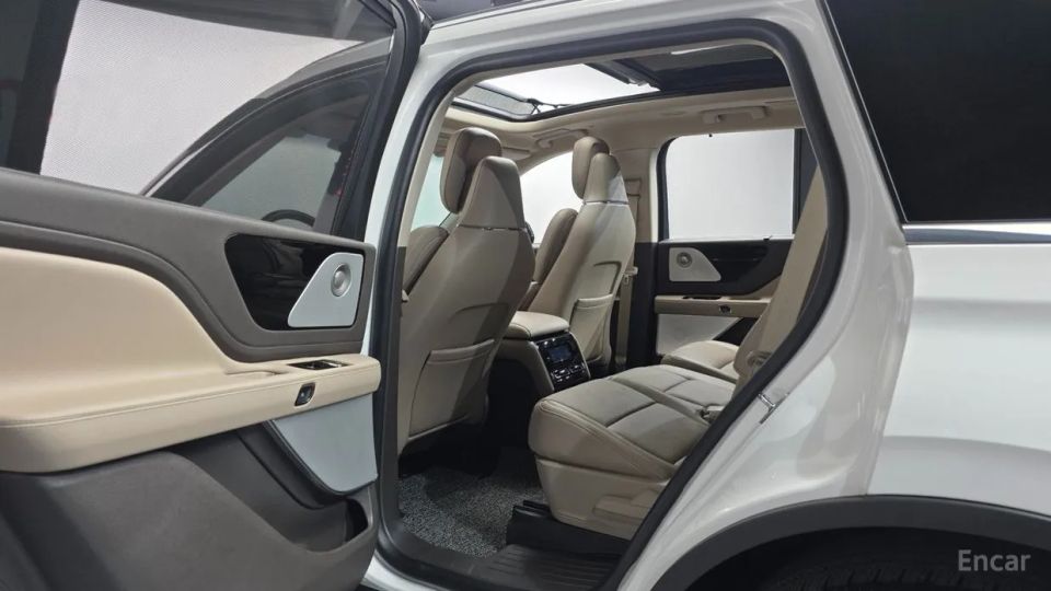 Lincoln Aviator