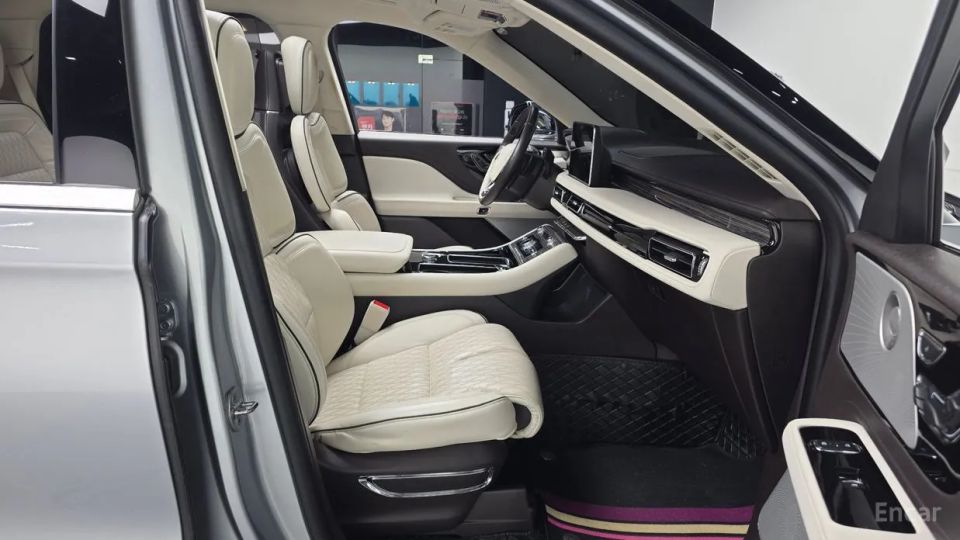 Lincoln Aviator
