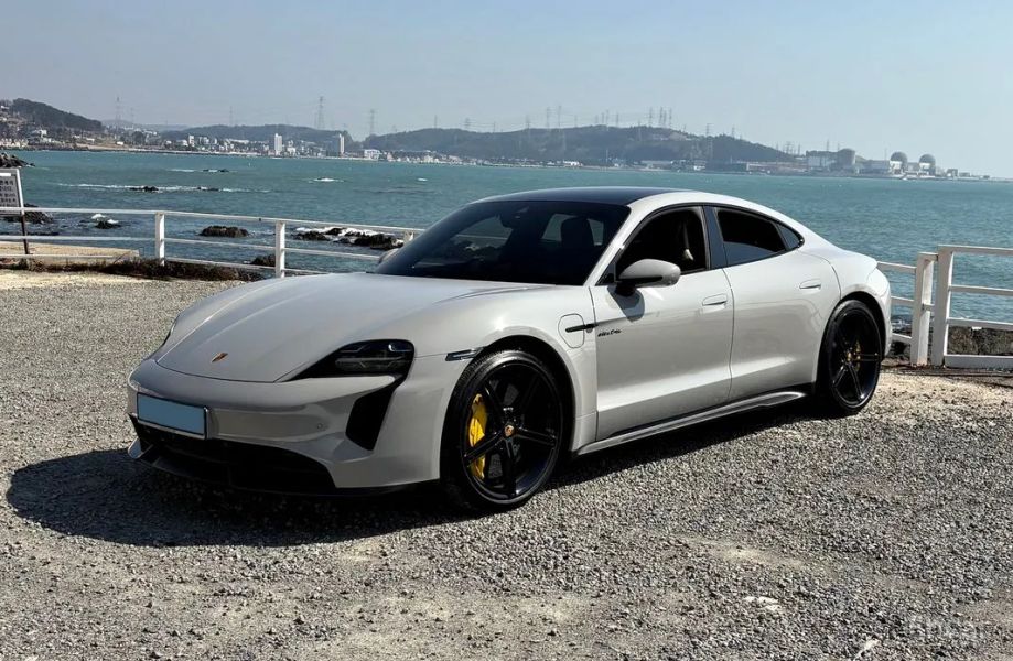 Porsche Taycan