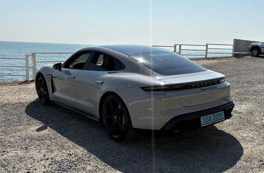 Porsche Taycan