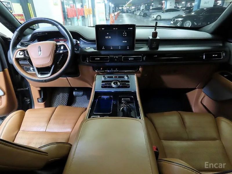 Lincoln Aviator