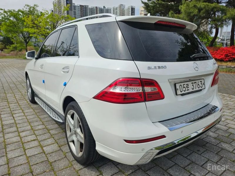 Mercedes-Benz M-class