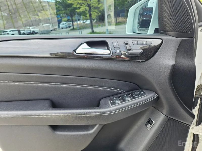 Mercedes-Benz M-class