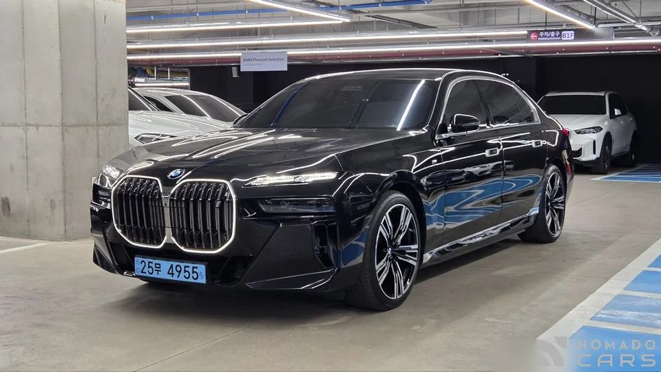 BMW i7