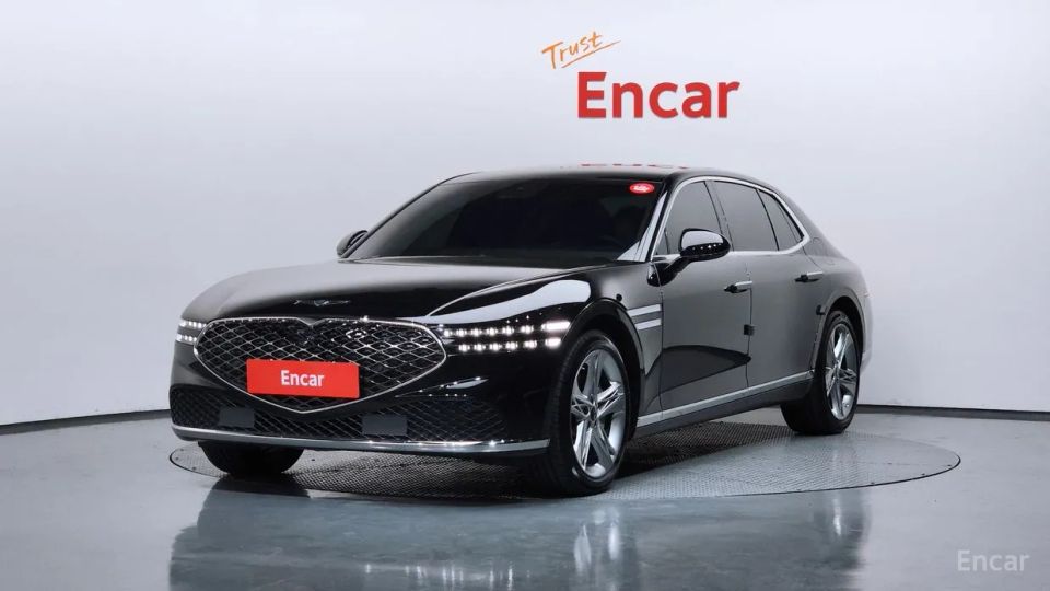 Genesis G90