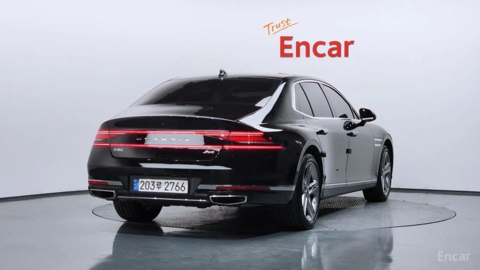 Genesis G90