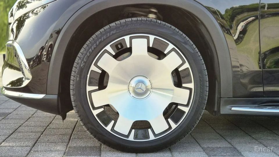 Mercedes-Benz EQS