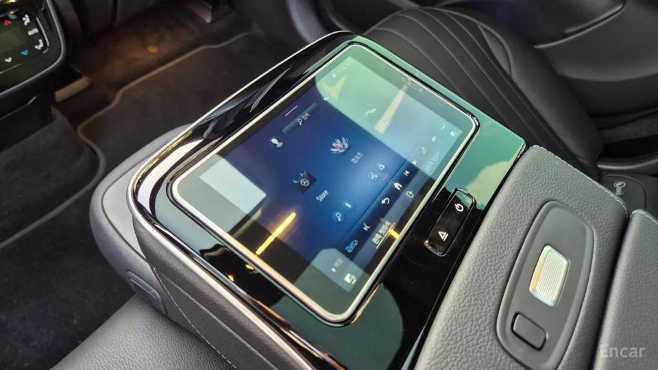 Mercedes-Benz EQS