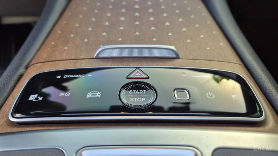 Mercedes-Benz EQS