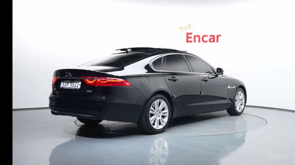 Jaguar xf