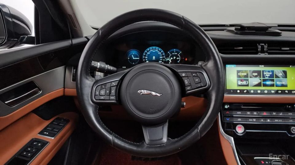 Jaguar xf