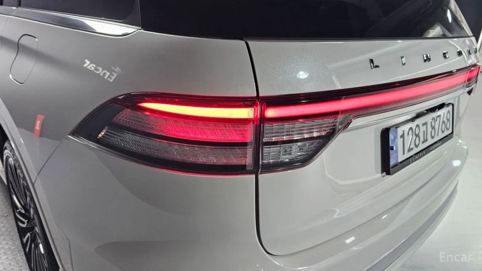 Lincoln Aviator