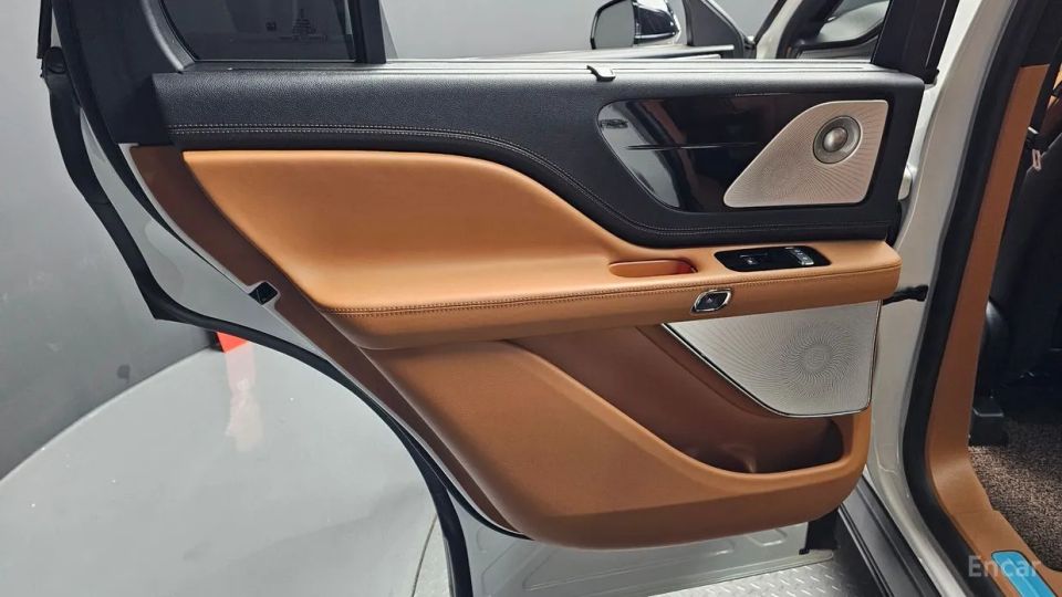Lincoln Aviator