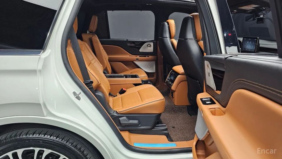 Lincoln Aviator