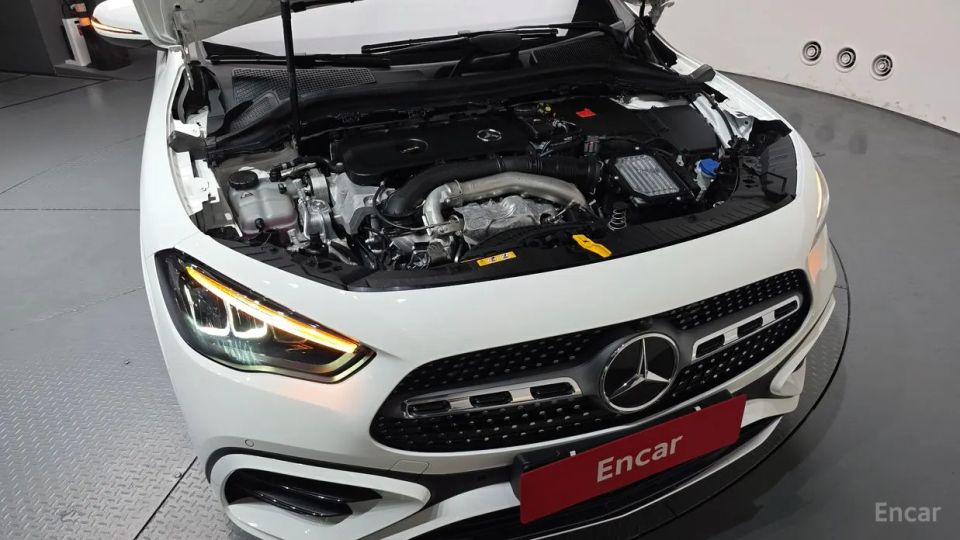 Mercedes-Benz GLA-Class