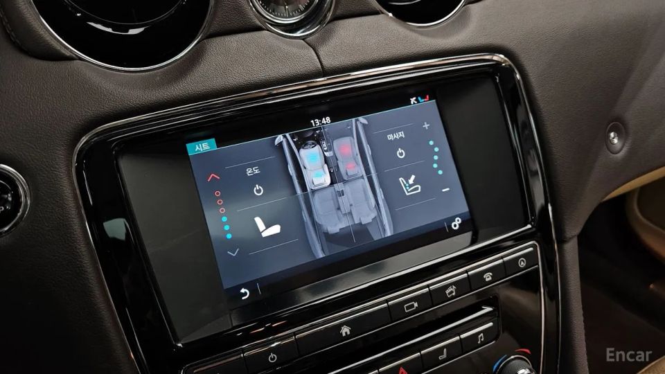 Jaguar XJ