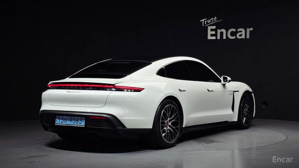 Porsche Taycan