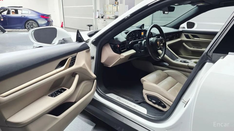 Porsche Taycan