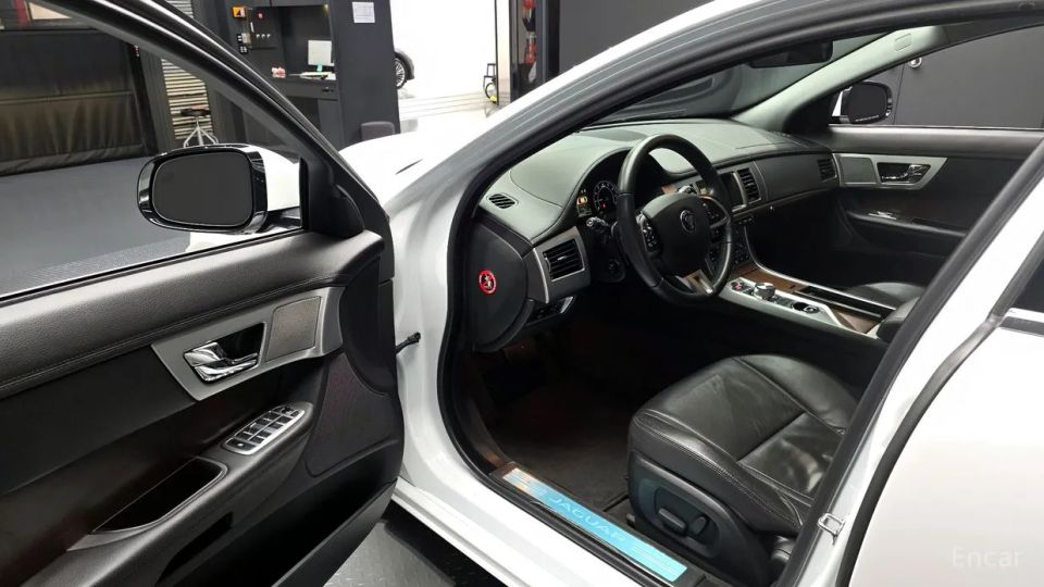 Jaguar xf