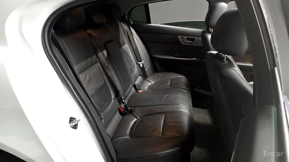 Jaguar xf