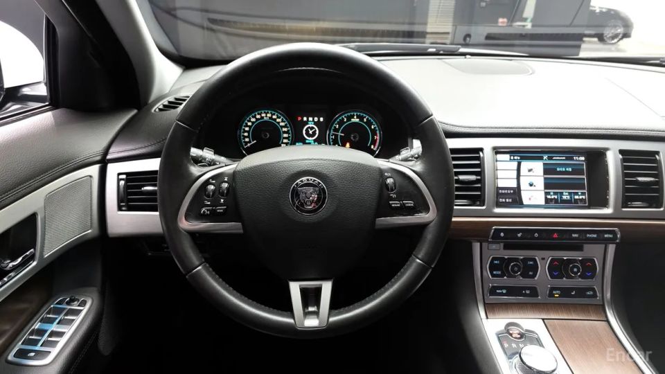 Jaguar xf