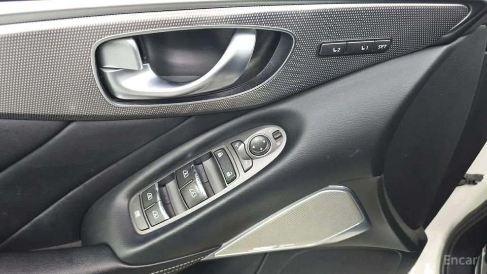 Infiniti Q50
