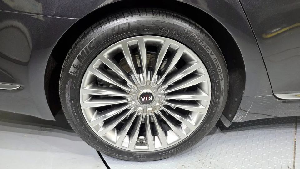 Kia K9