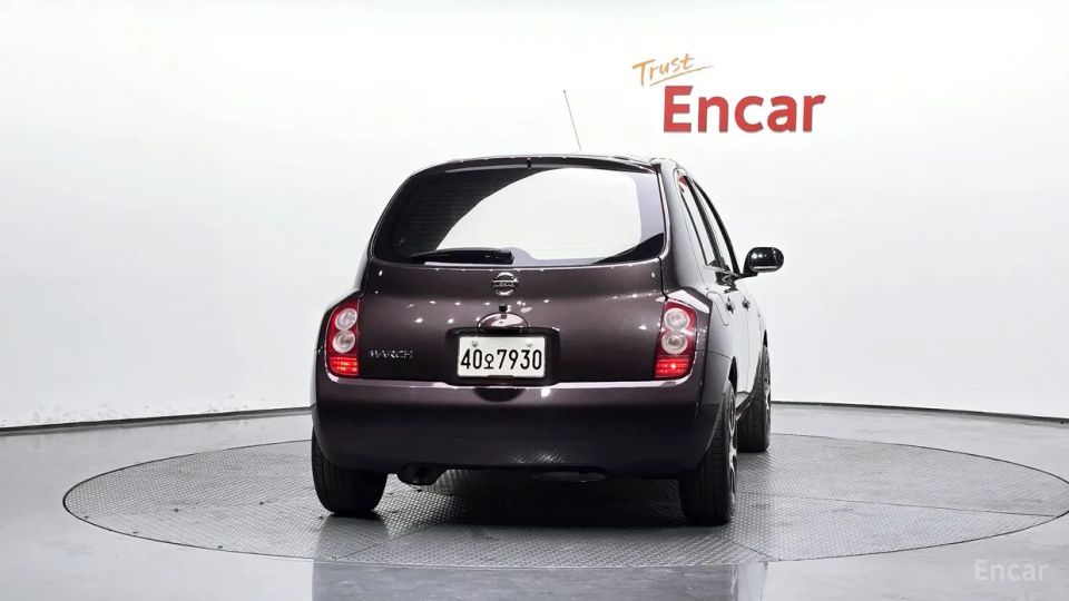 Nissan March
