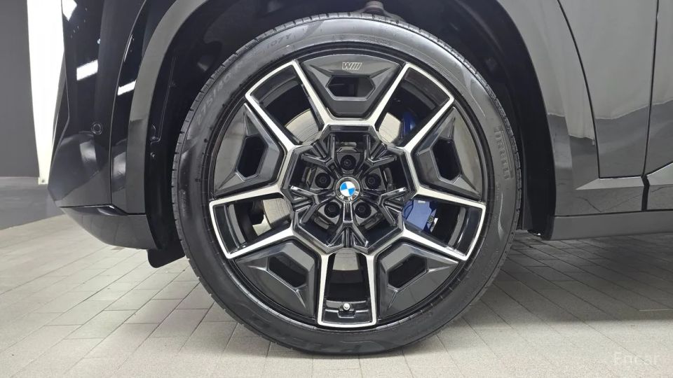 BMW XM