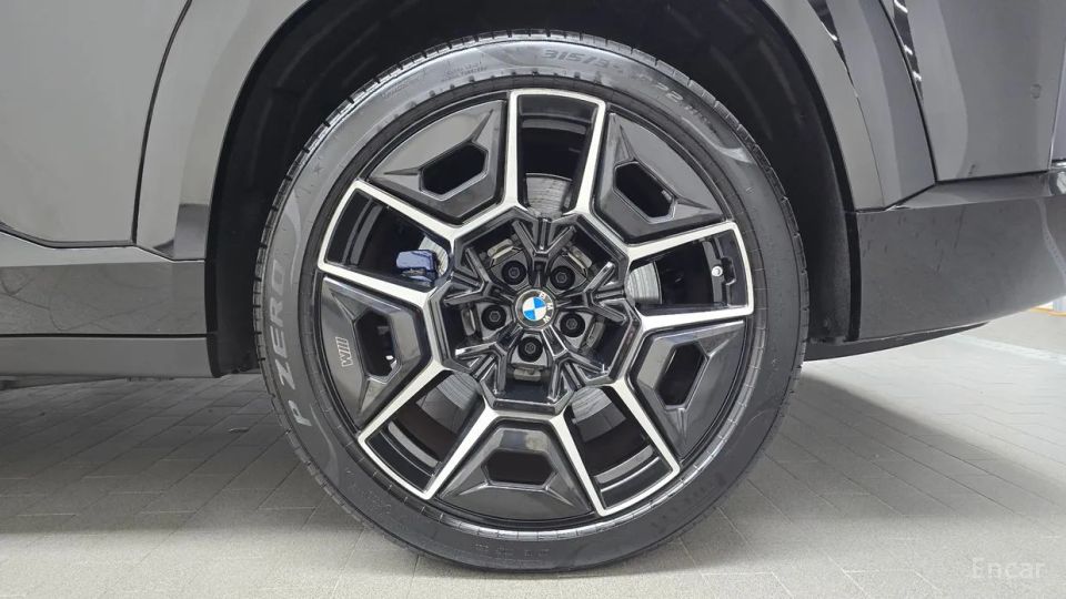 BMW XM