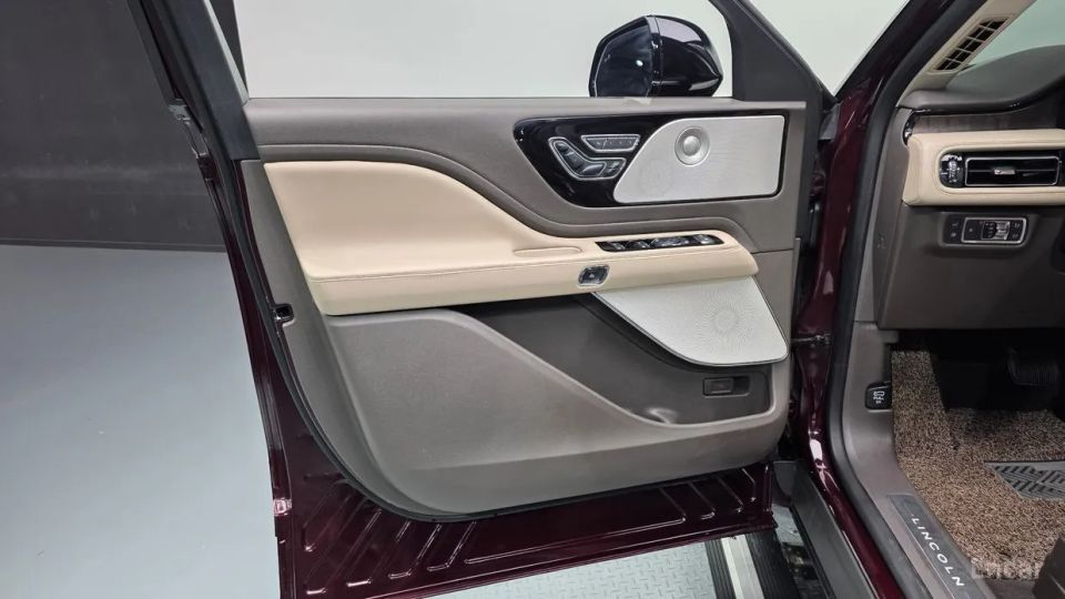 Lincoln Aviator