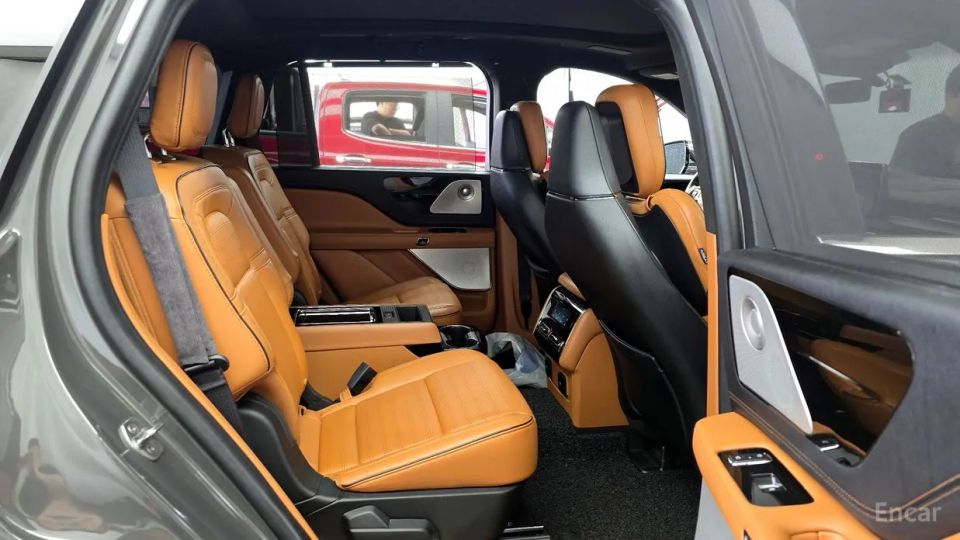 Lincoln Aviator