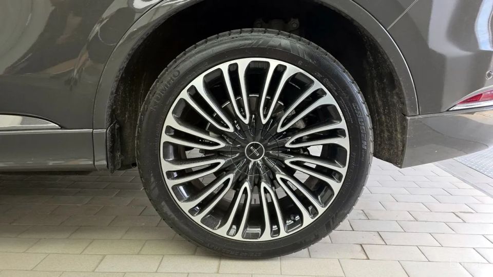 Lincoln Aviator