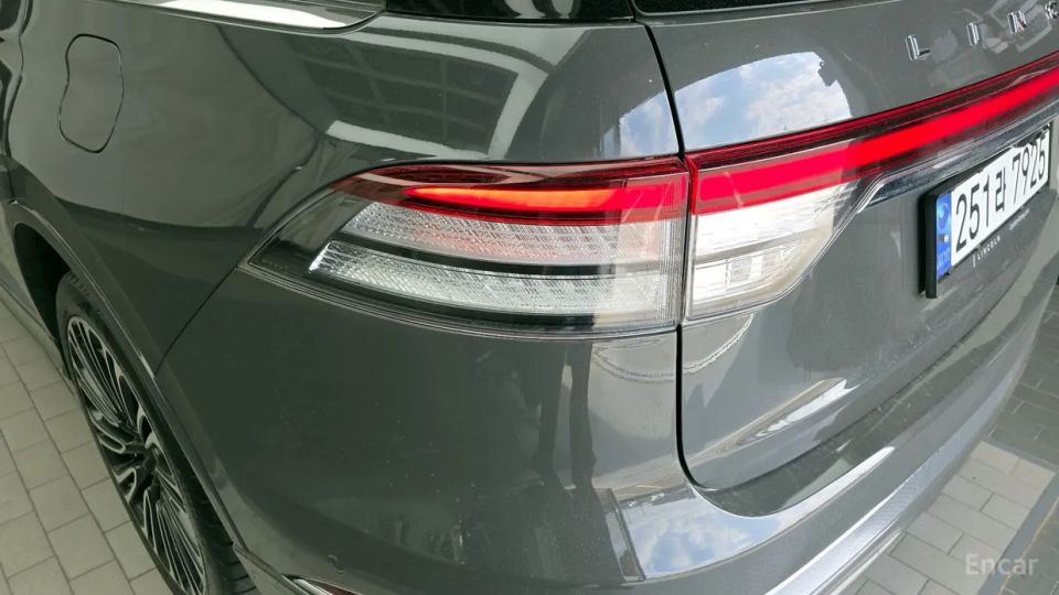 Lincoln Aviator