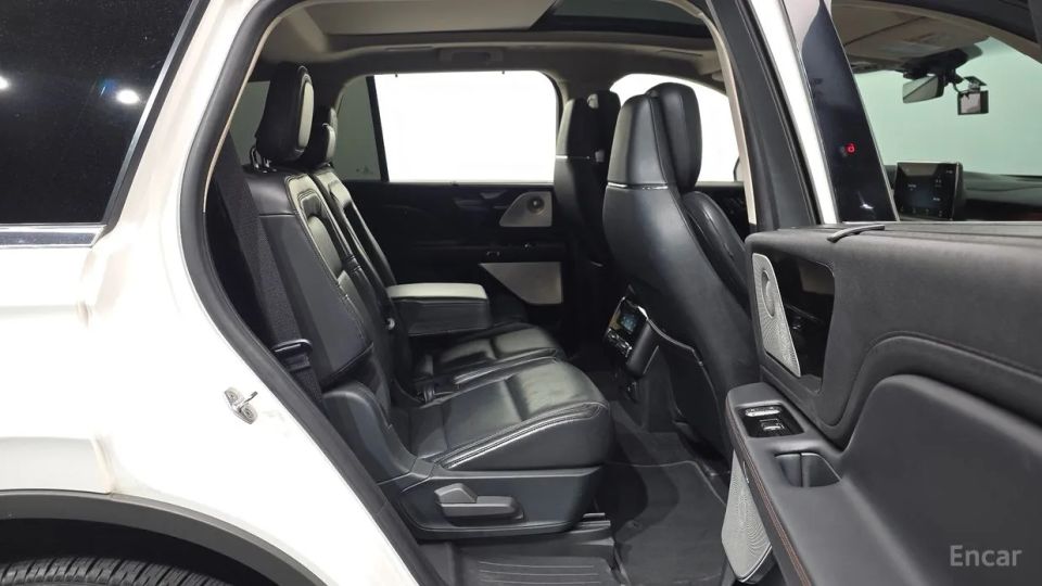 Lincoln Aviator