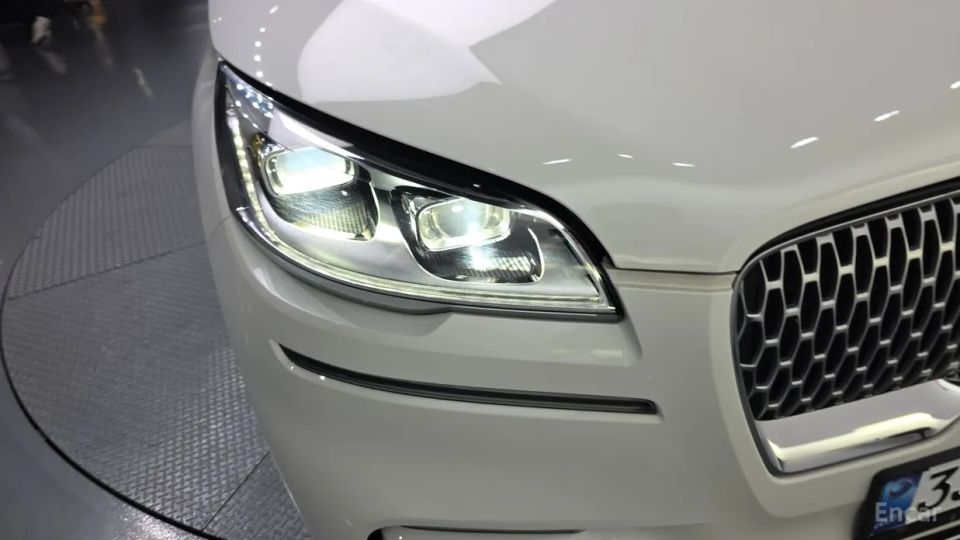Lincoln Aviator
