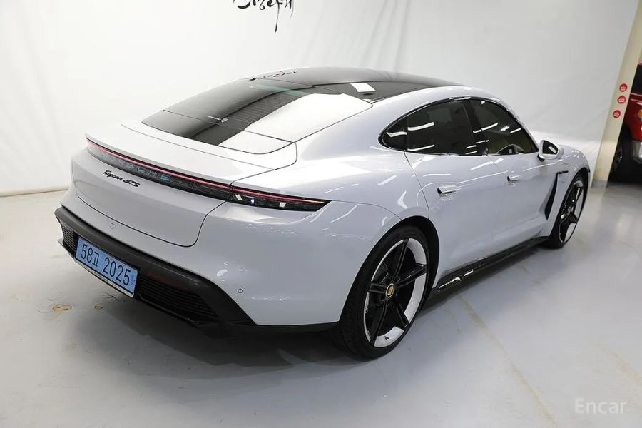 Porsche Taycan