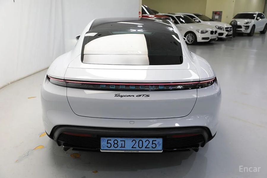Porsche Taycan